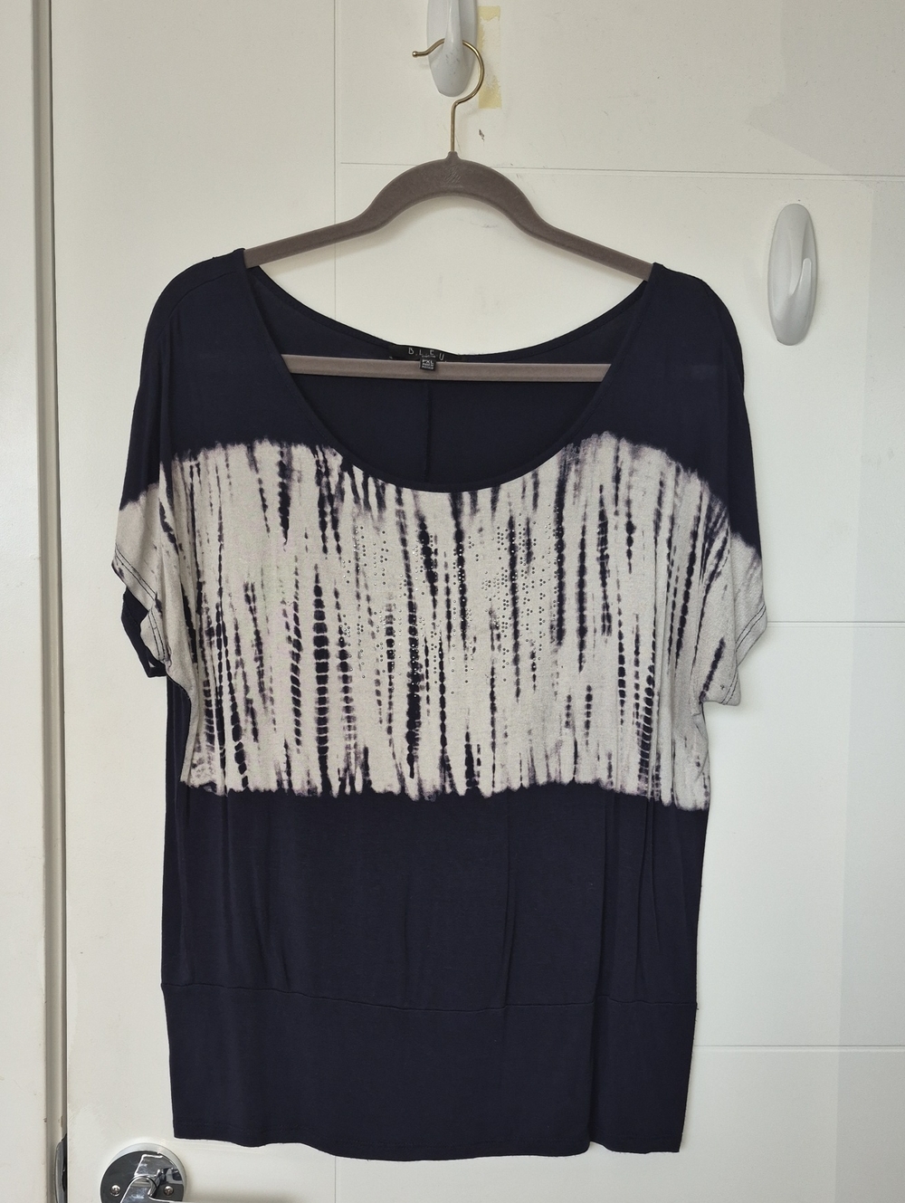 B.L.E.U. Navy and White Tie-Dye Scoop Neck Short Sleeve Top